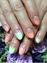 定額ネイル　蛍光逆フレンチ