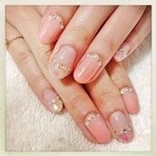 コーラルピンクのワンカラー×ゴールドフレーク - Nail cottage
