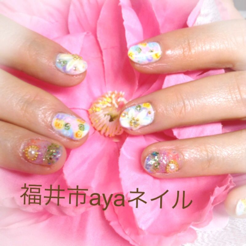 クリアの押し花ネイル×カラフルな小花とシェル - ayaネイル