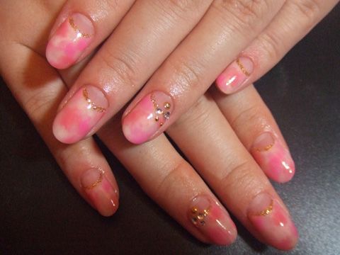 ピンクの水彩ニュアンス×ゴールドライン - nail salon LUXURY