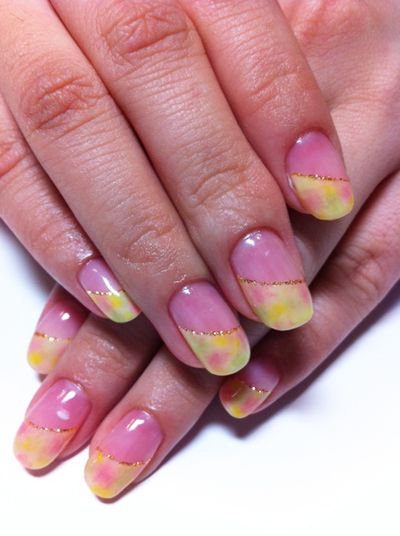 ピンク×イエローの水彩フレンチ×ゴールドライン - free nail 桃谷店