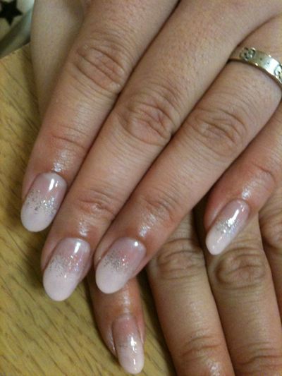 ミルキーピンクのグラデーション×シルバーラメ - free nail 桃谷店