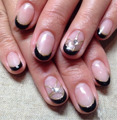 シンプル黒フレンチ - NAIL SALON DRESS