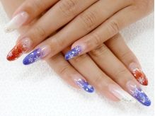 レッド×ブルーのラメグラデーション×白いアート