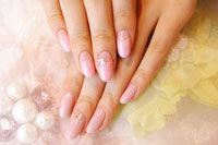 ペールピンクのグラデーション×パールのポイント - PRIBEAU NAIL
