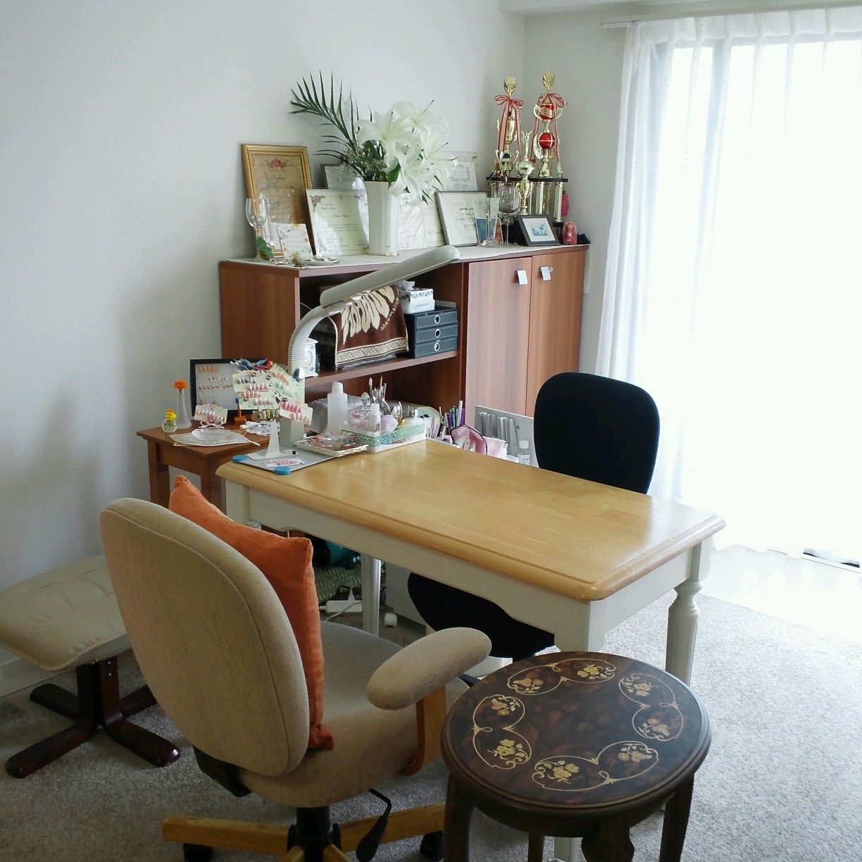 当店はマンションの一角にあり、施術も個室でゆっくりとくつろぎながら
ネイルをお楽しみいただけます。