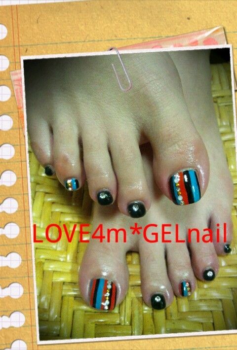 ブラック×赤白ボーダーのフット×ストーン - LOVE4m*GELnail