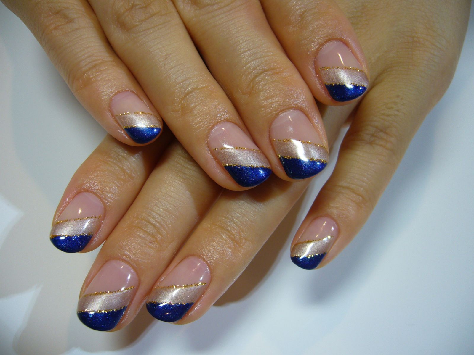 ネイビーの斜めフレンチ×シルバーライン - Private Nail Salon"mauve"