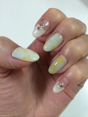 パステルイエロー×ミントのニュアンス×リボン