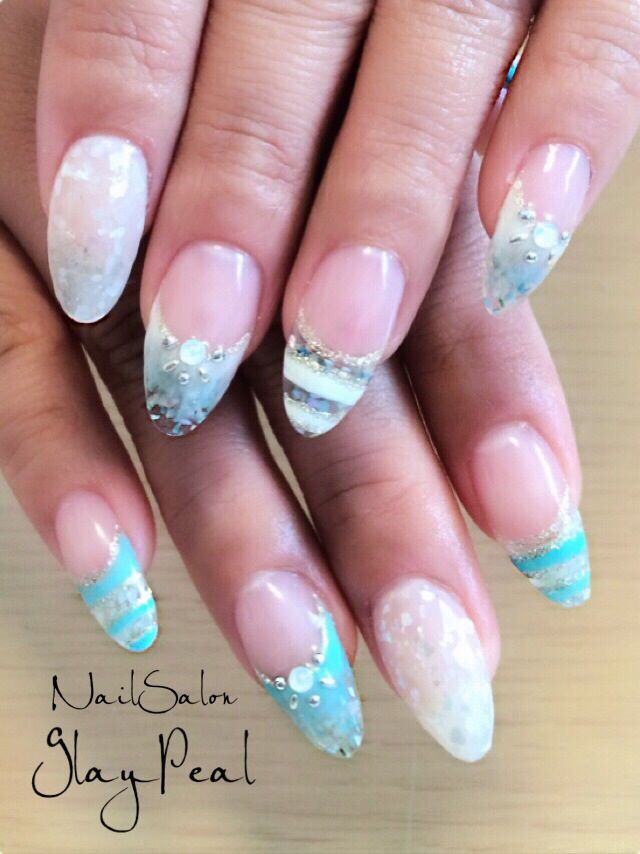 ターコイズ×ホワイトの大理石ニュアンス×シェル - NailSalon GlayPeal