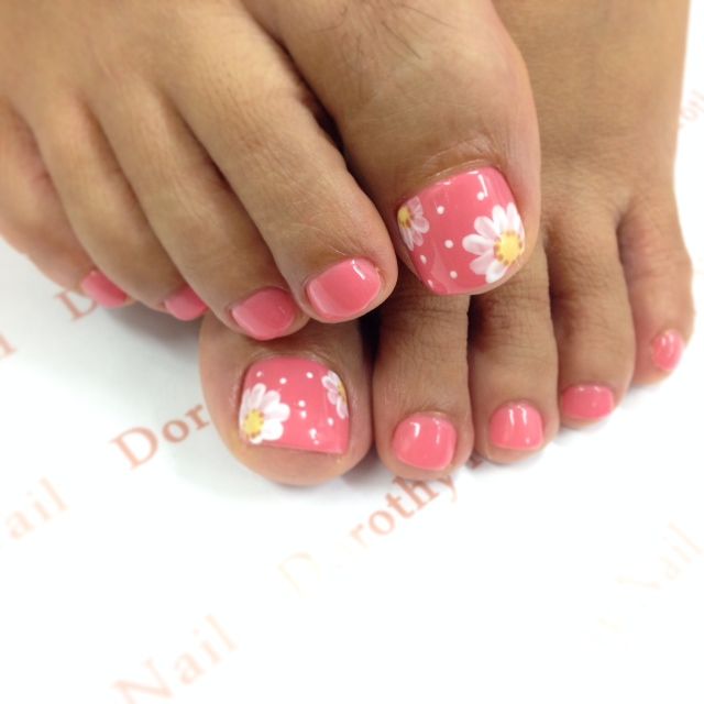 Dorothy Nail