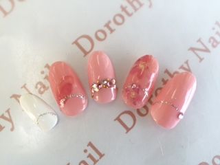 Dorothy Nail