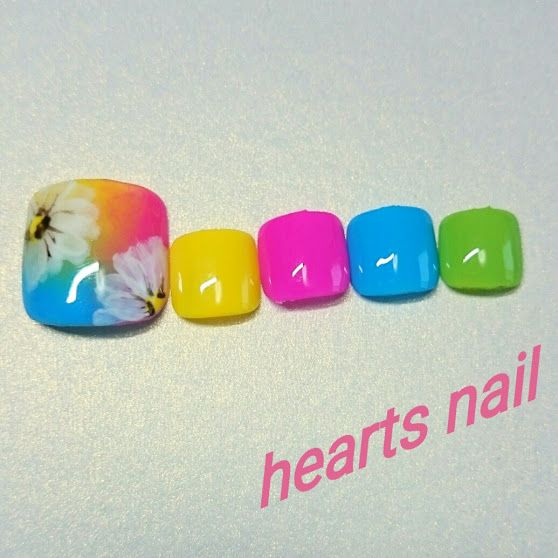 期間限定￥5000サマーフットキャンペーン
カラフルサマーフットネイル