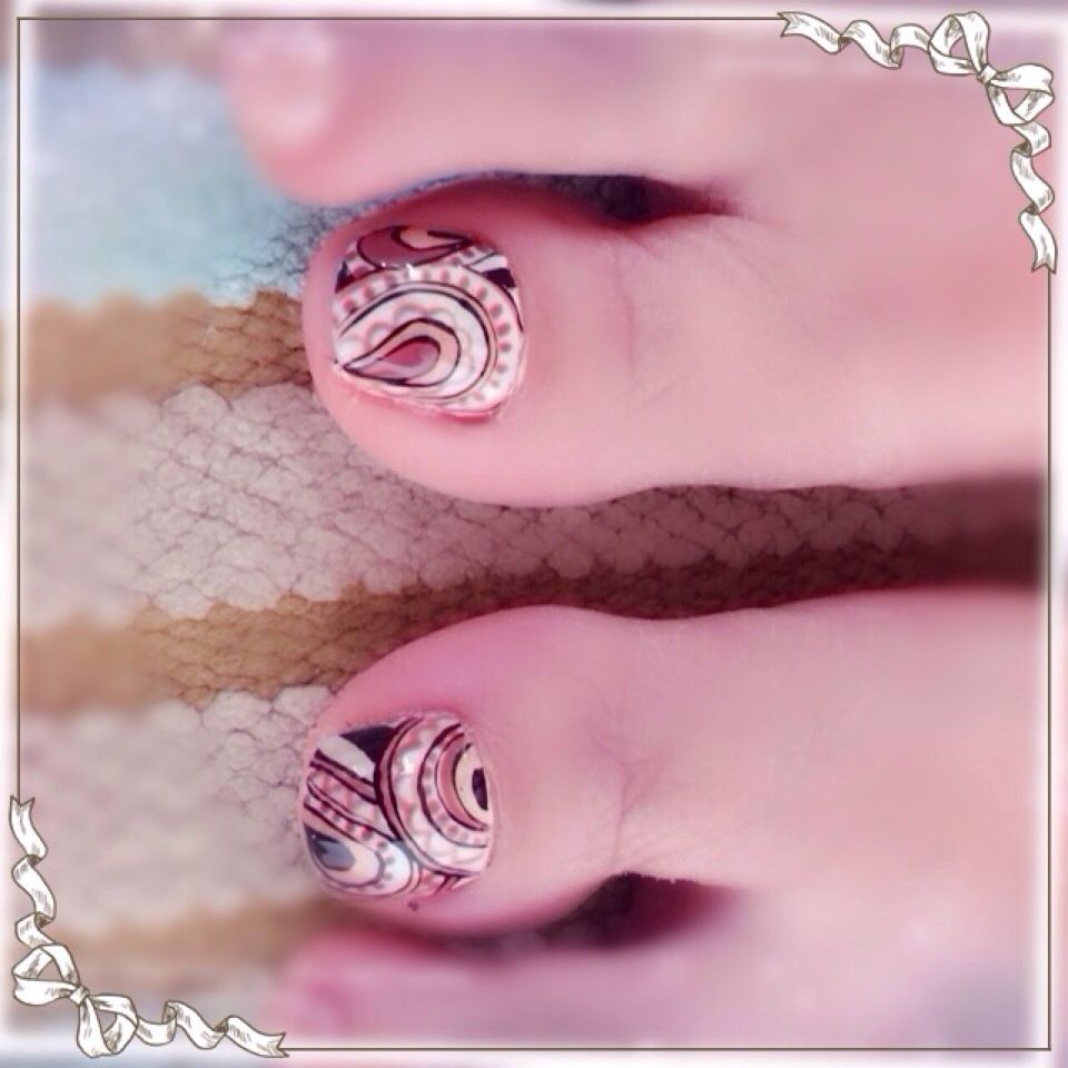 ペイズリーネイル
  色んな年齢層の方にオススメです