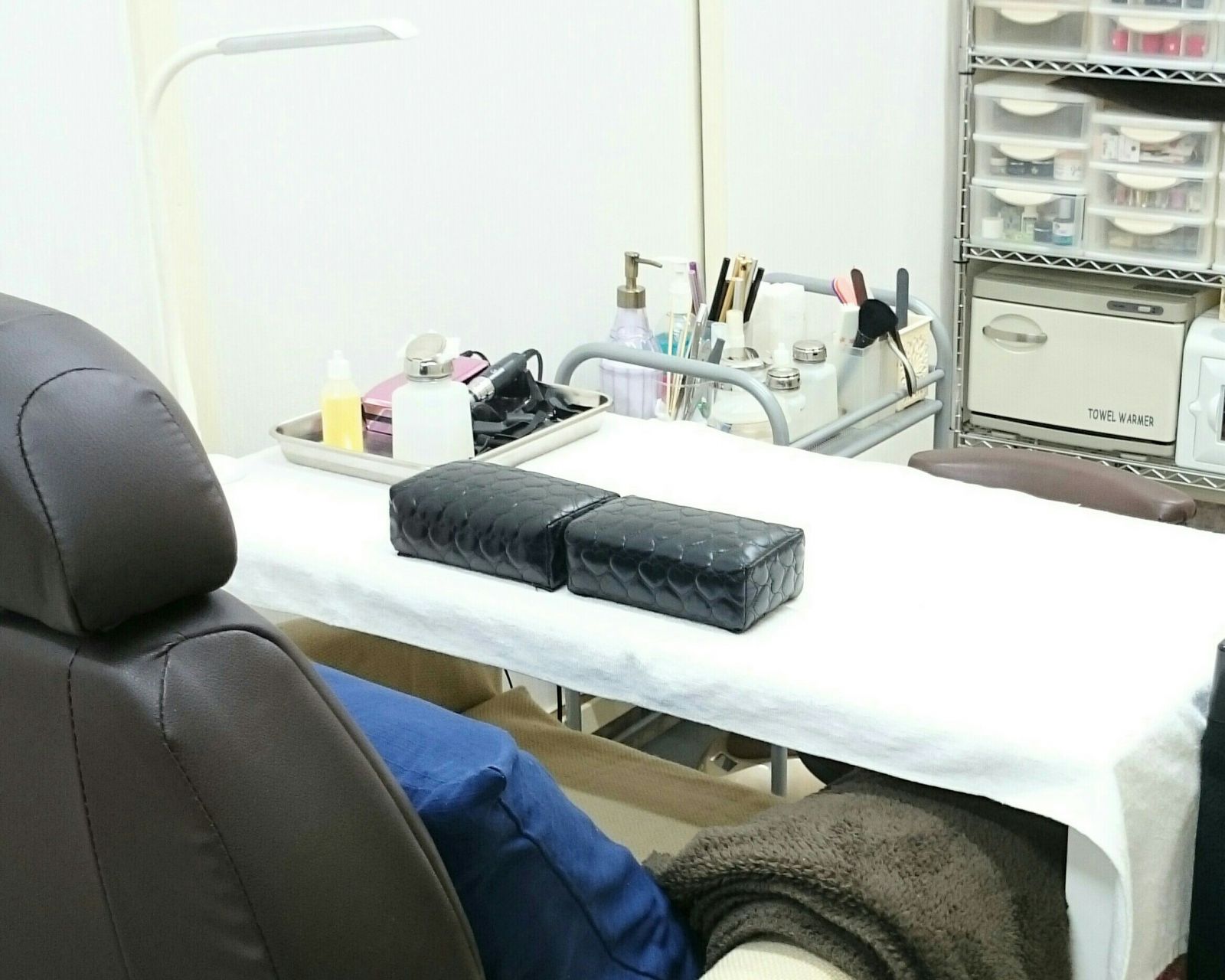 １席のみ・完全個室の小さなネイルサロンです。