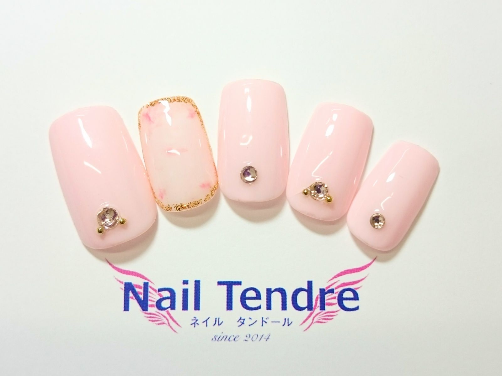 Nail Tendre
