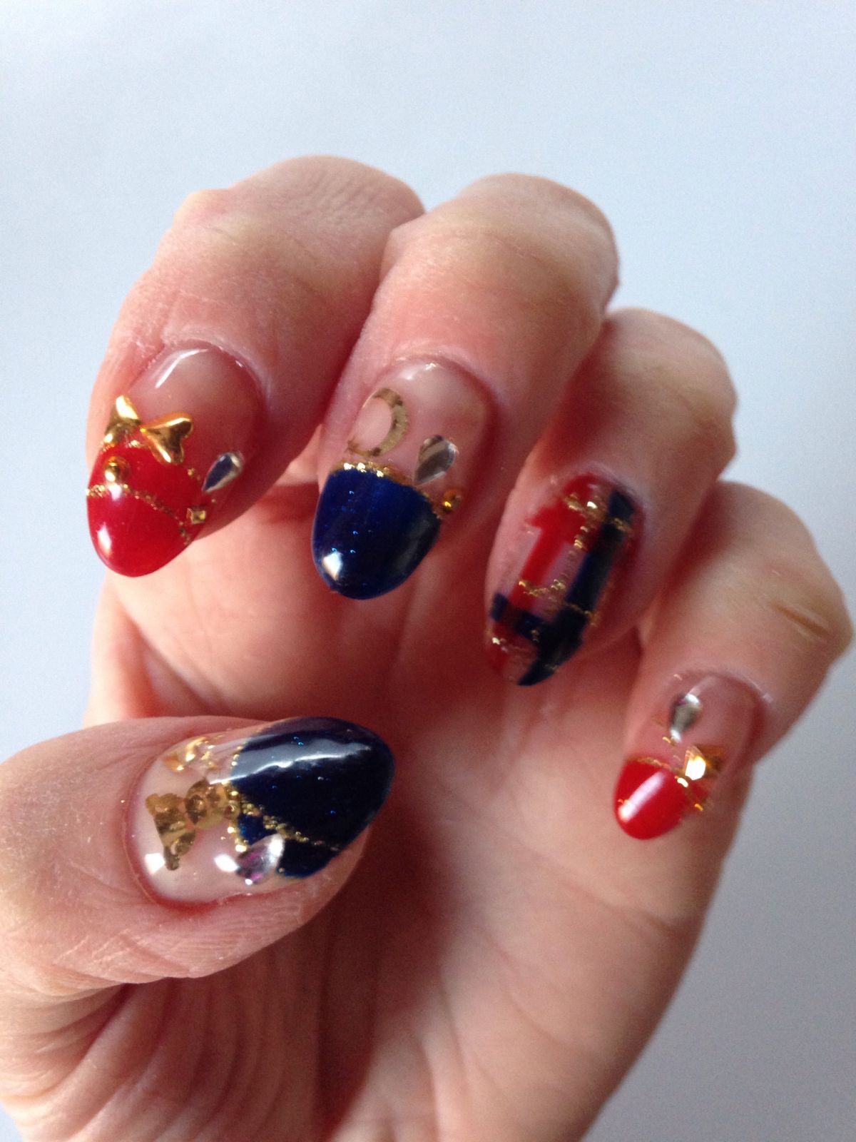 MOMO NAIL