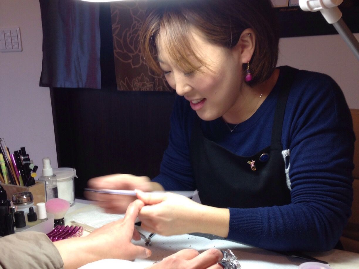 丁寧な施術で、大切な自爪を傷めないよう心掛けています。