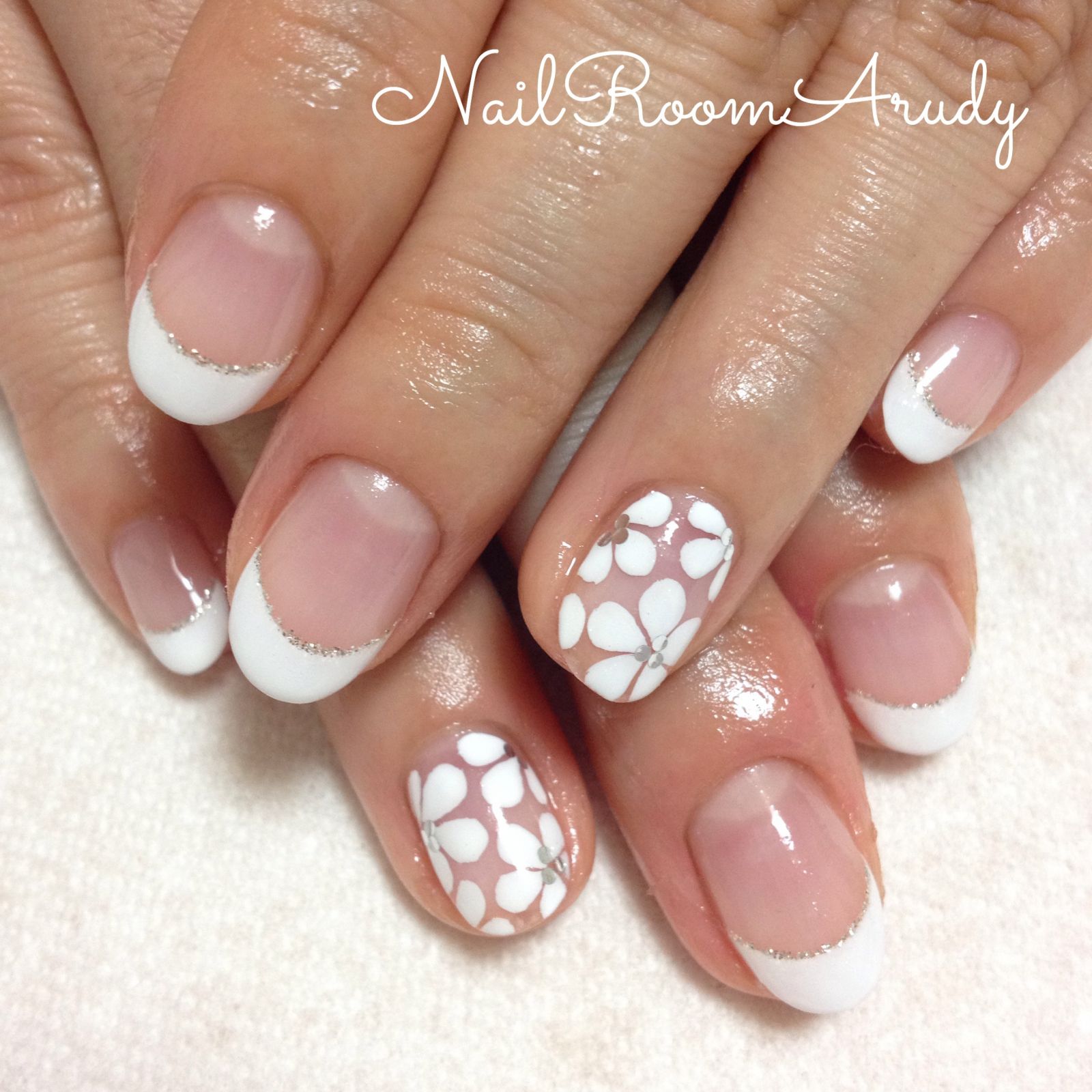 ホワイトフラワー - nailroomarudy