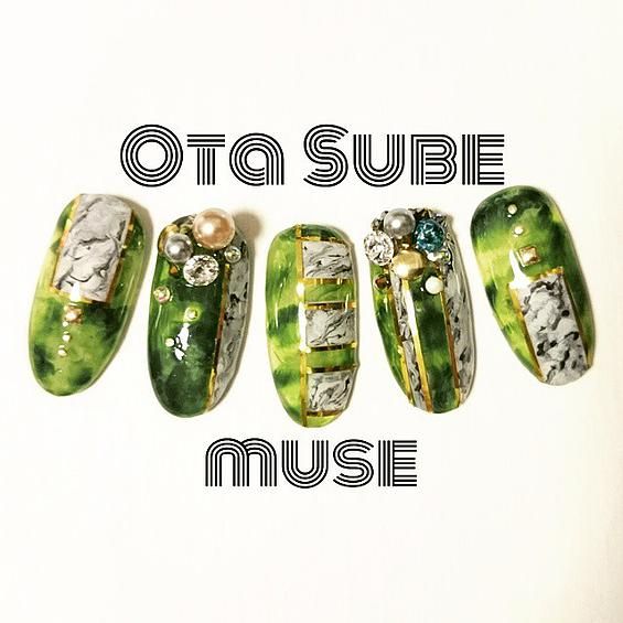 グリーンの大理石×ゴールドラインとパール - MUSE
