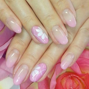 シンプルフラワーネイル☆