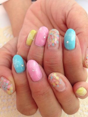 パステルピンク×水色のワンカラー×カラフルドット