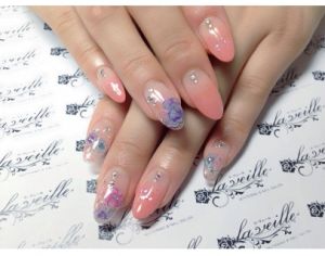 ピンクベージュのクリアグラデ×パープルの押し花