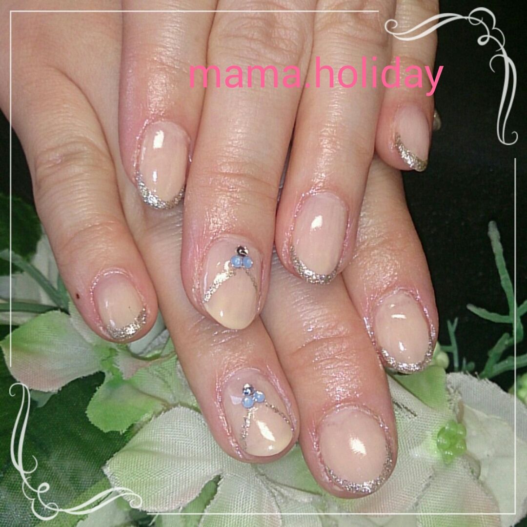 ネイルルーム　MAMA-HOLIDAY（ママホリデー）