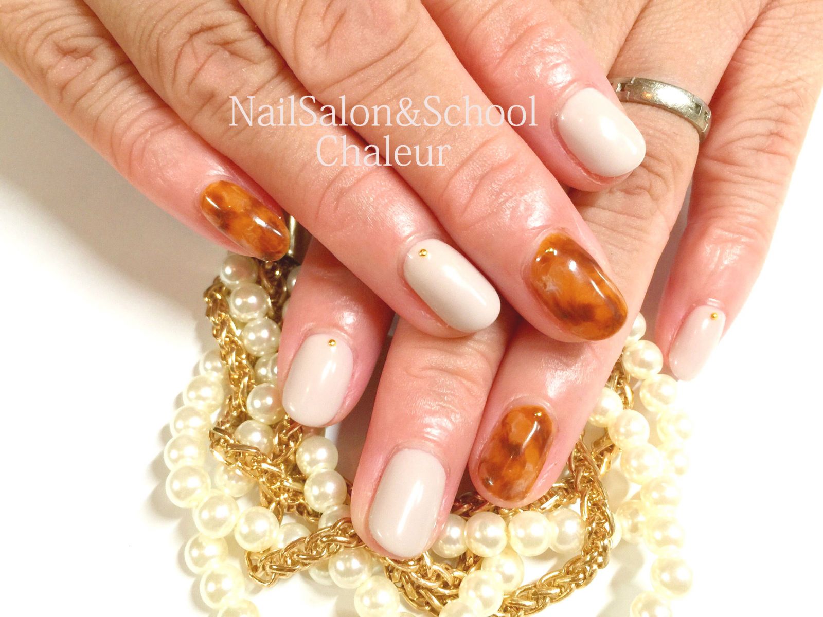 Nailsalon&School CHALEUR