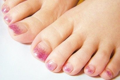 ピンクラメのグラデーションフット - NAIL*MAHALO【MAHALOネイル部門】