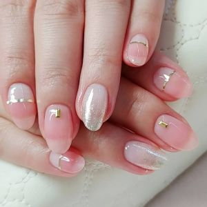 フェミニンネイル