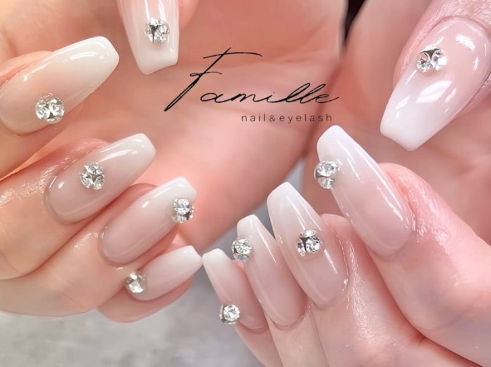 nail & eyelash Famille 新宿西口店