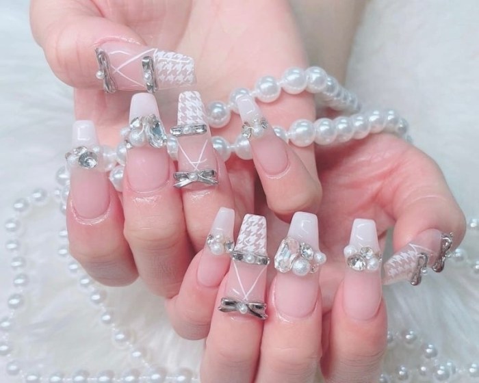 pomy nail 新宿