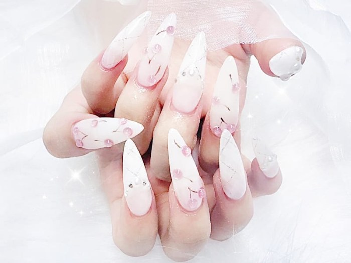 Lili Nail Studio 西荻窪駅前店