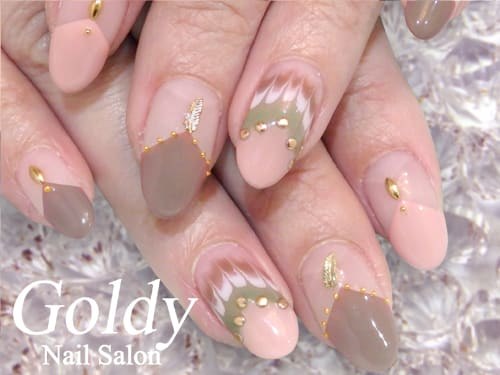 ネイルサロン GOLDY
