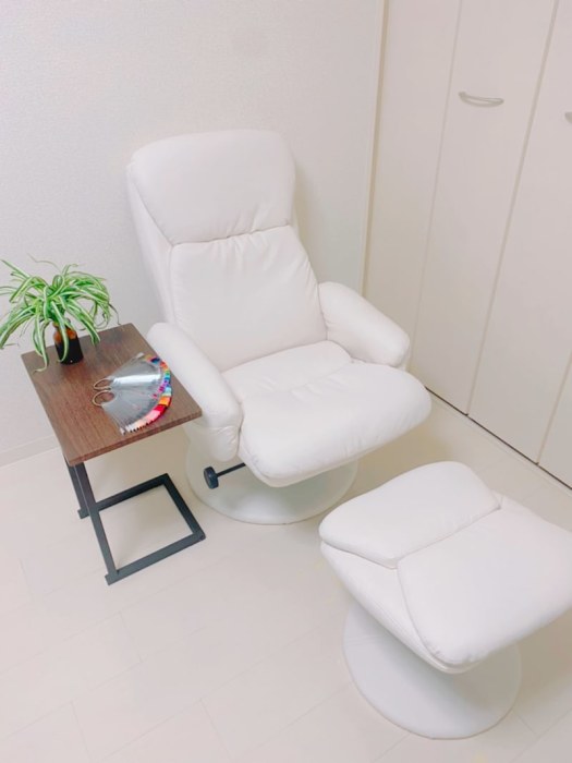 NAIL SALON MERROW