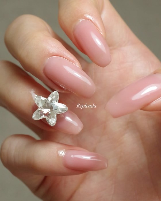 NAILSALON&SCHOOL REPLENDA