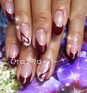 ボルドーの斜めフレンチ×ゴールドライン