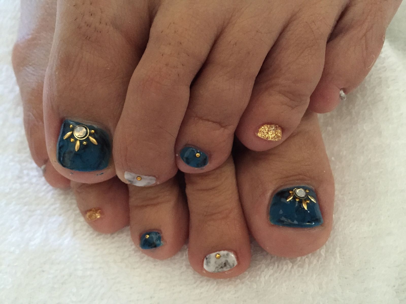 中央林間プライベートネイルサロン kanakanail 
ゴージャスネイビーネイル ¥6000