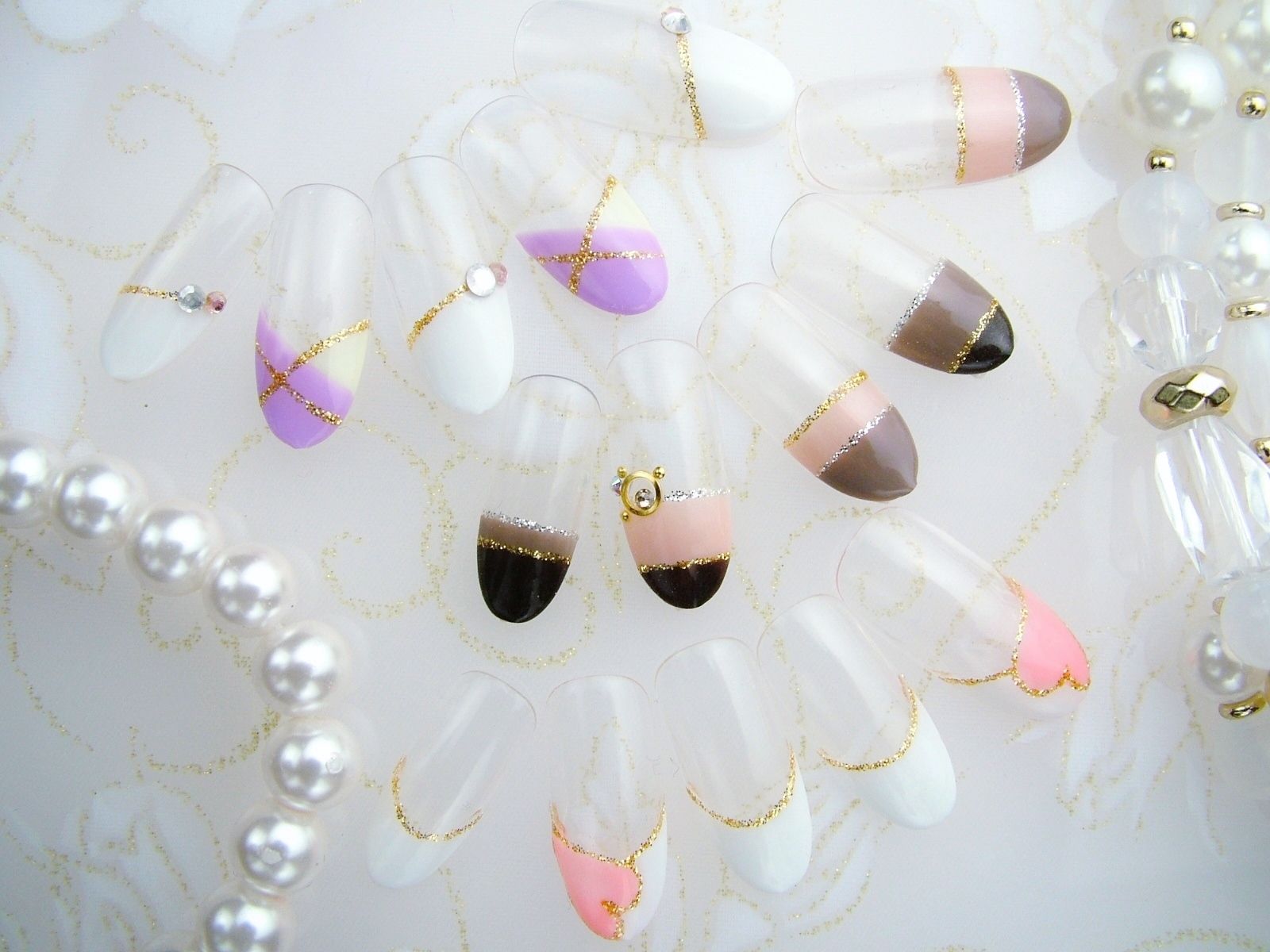 こちらも定額制5,500円デザイン♪
季節毎更新！120種類以上から選べる♪
色替、配置換えＯＫ！