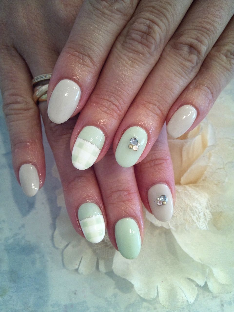 ホワイト×ミントグリーンのワンカラー×チェック柄 - NailSalon&amp;School  ～R's～