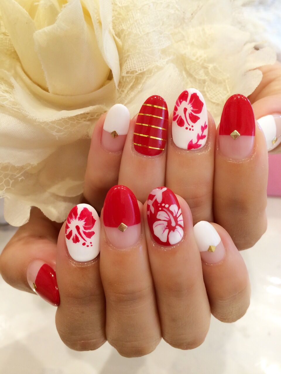 レッド×ホワイトのハイビスカス柄 - NailSalon&School ~R's~
