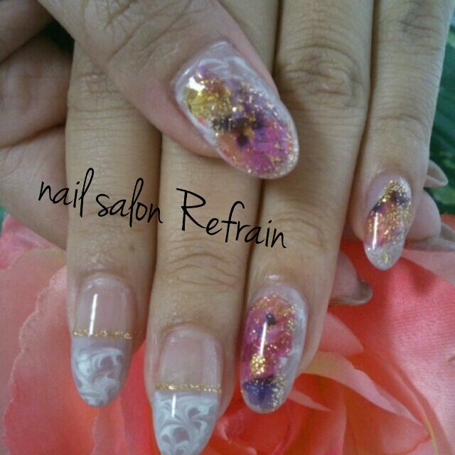 nail salon Refrain