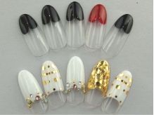 【上】黒フレンチ【下】ゴールド - HAIR & NAIL MIYA 本店