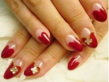 レッドのワンカラー×ゴールドのリボンパーツ - nail & eyelash RU-LA